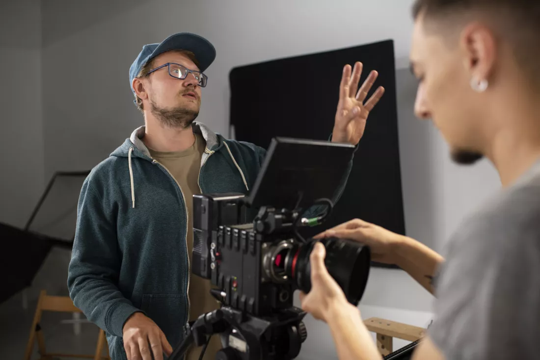 people-working-together-new-movie