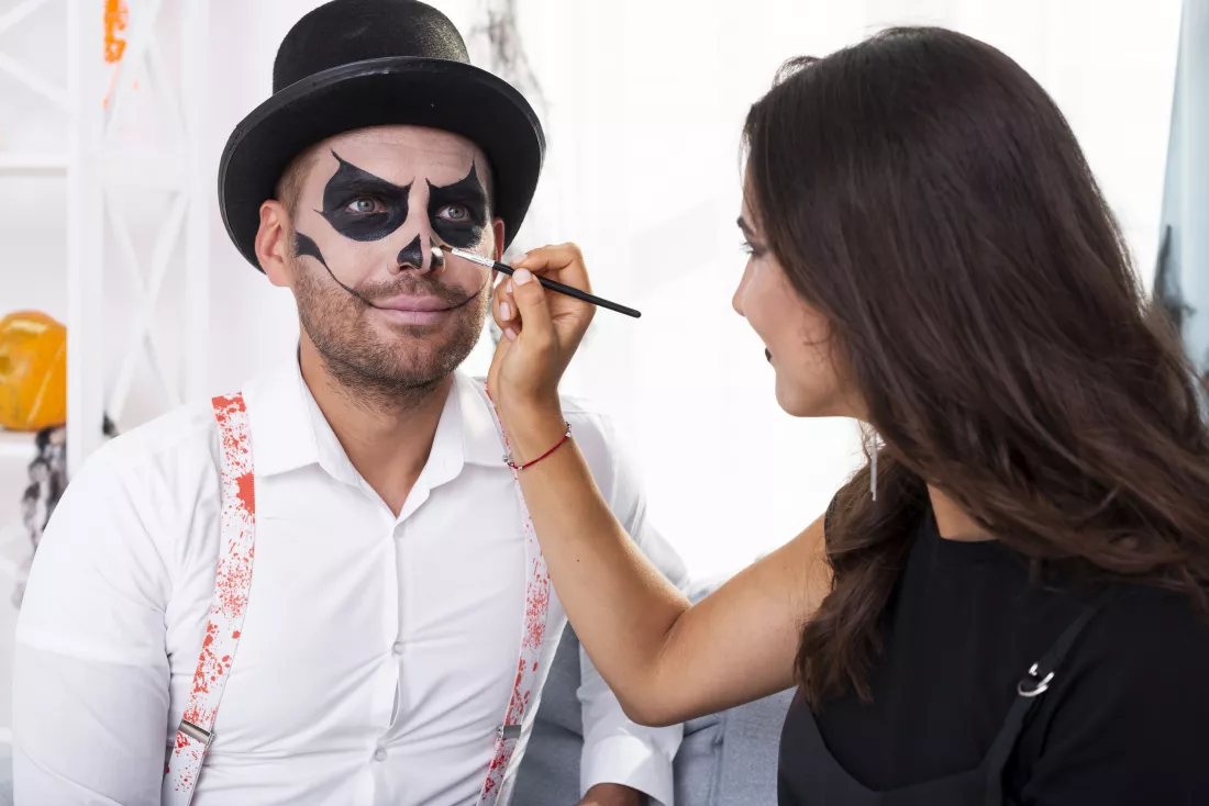 praca charakteryzatora