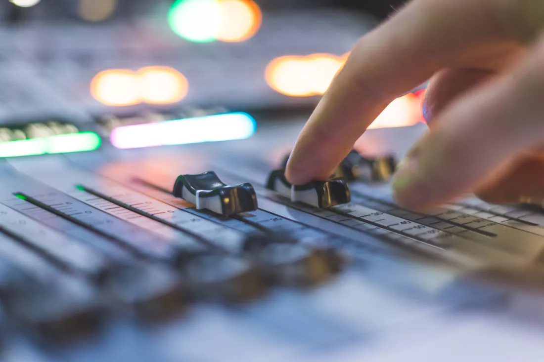 sound-recording-studio-mixer-desk-sound-engineer-is-operating-professional-music-production